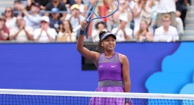 黄潜俱乐部低价出售埃永：足球转会市场的智慧布局